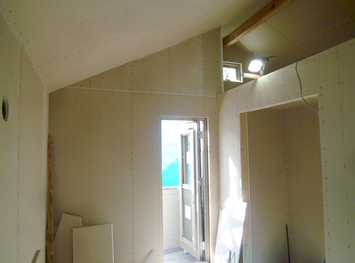 （画像２）天井・壁、石膏ボード貼り（２） 